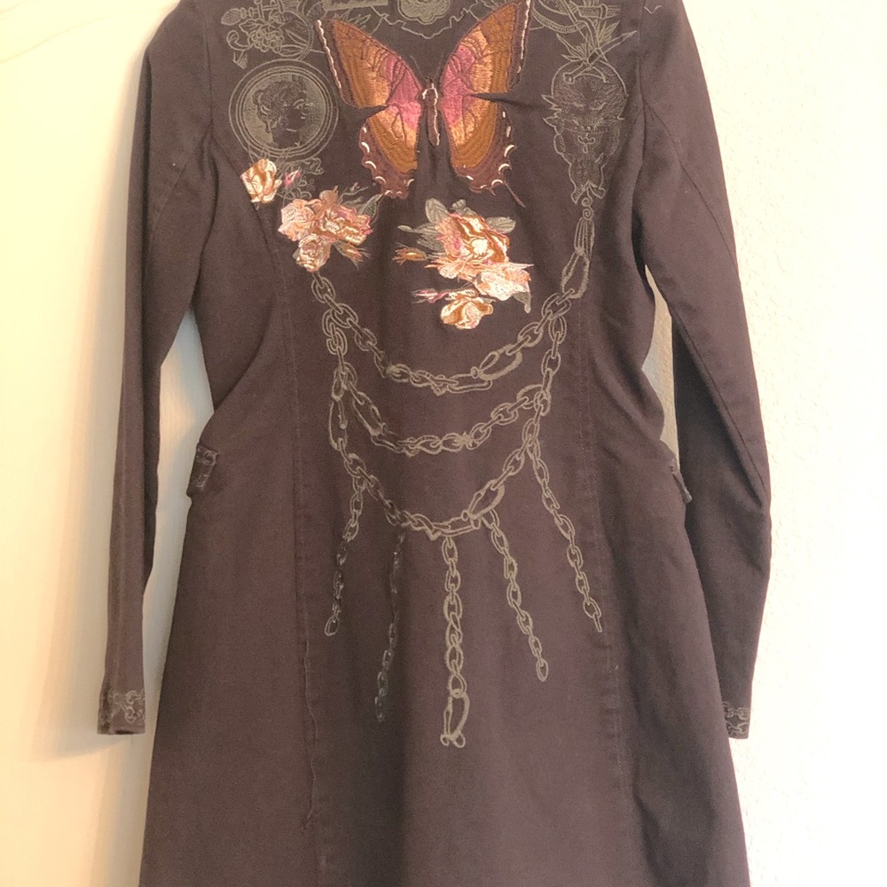 Beautiful jacket - Picture 2 of 3